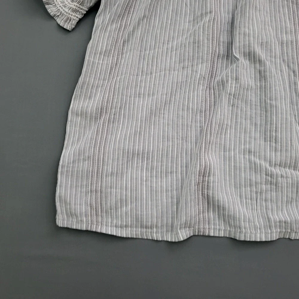 Old Navy Womens XS Gray White Striped Smocked Puff Sleeve‎ Peasant Top